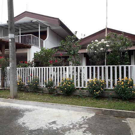 Meranti Guest House Yakarta Exterior foto