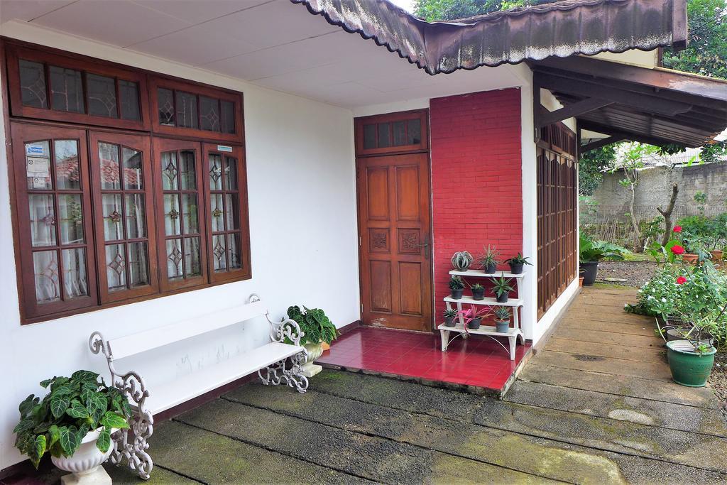 Meranti Guest House Yakarta Exterior foto